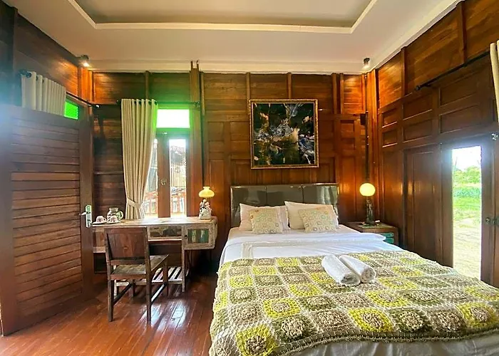 Hotel Healing House Sembung 4*
